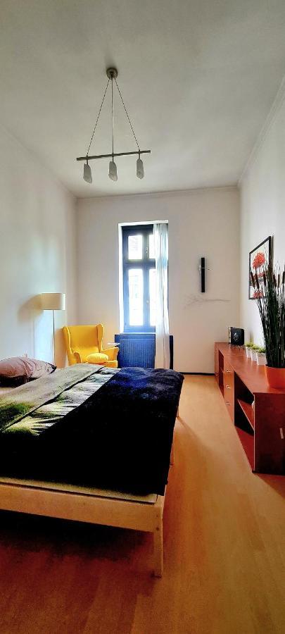 City Center Apartment Шопрон Экстерьер фото